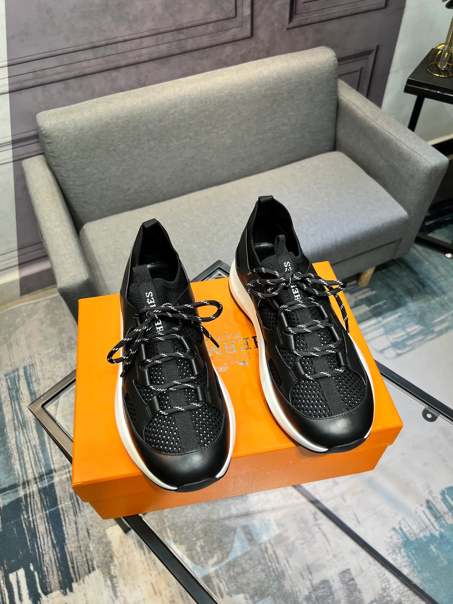 💰¥720 HERMES Men’s rest sneakers! -High-end quality original casual sports shoes -Upper: high nappa calfskin, forging technology, knitted fabric, shoe brand webbing, injection molded brand logo -Inner: foot pad; water-dyed cowhide -Outsole: ultra-light TPU·rubber; two-color molded outsole -Ultra-high quality control·fine workmanship: highlighted (high-end·luxury·grade) Size: 38-44 (45 46 customized)